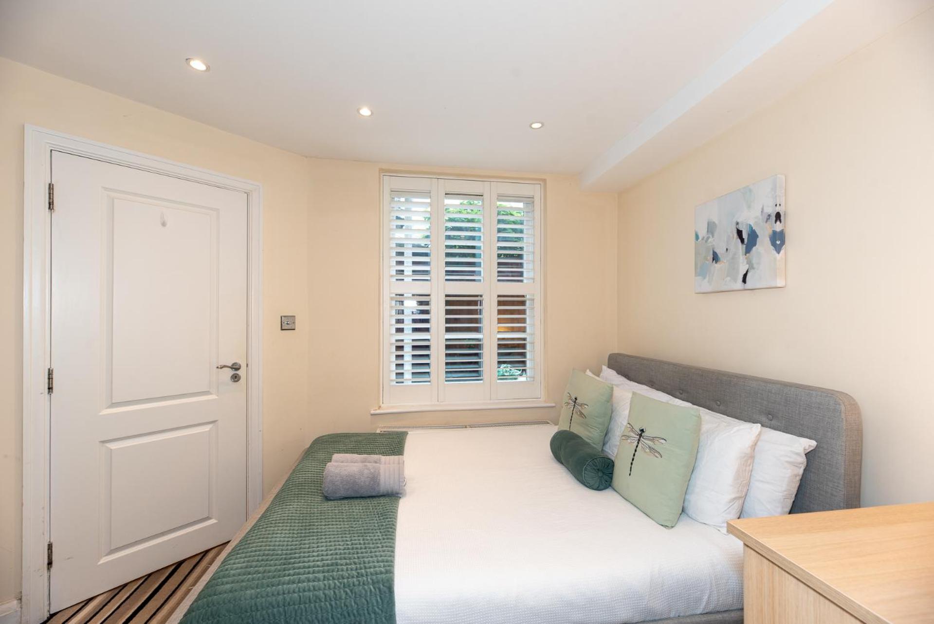 3 Bedroom Apartment With Private Terrace In Pimlico, Westminster, Victoria London Bagian luar foto