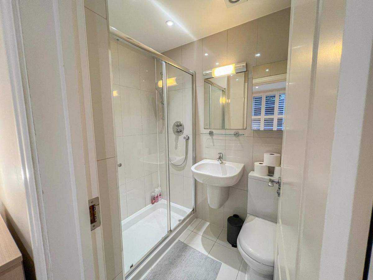 3 Bedroom Apartment With Private Terrace In Pimlico, Westminster, Victoria London Bagian luar foto