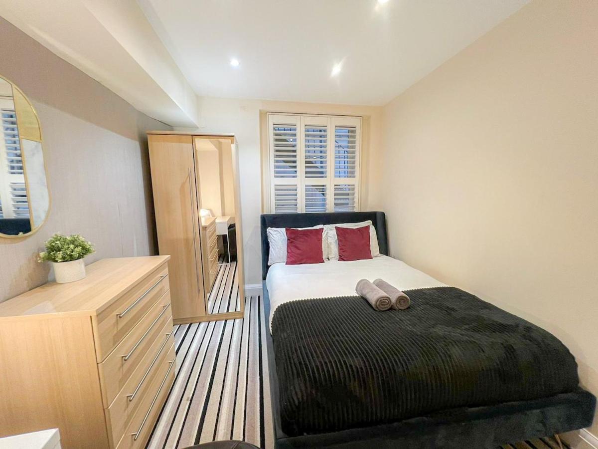 3 Bedroom Apartment With Private Terrace In Pimlico, Westminster, Victoria London Bagian luar foto