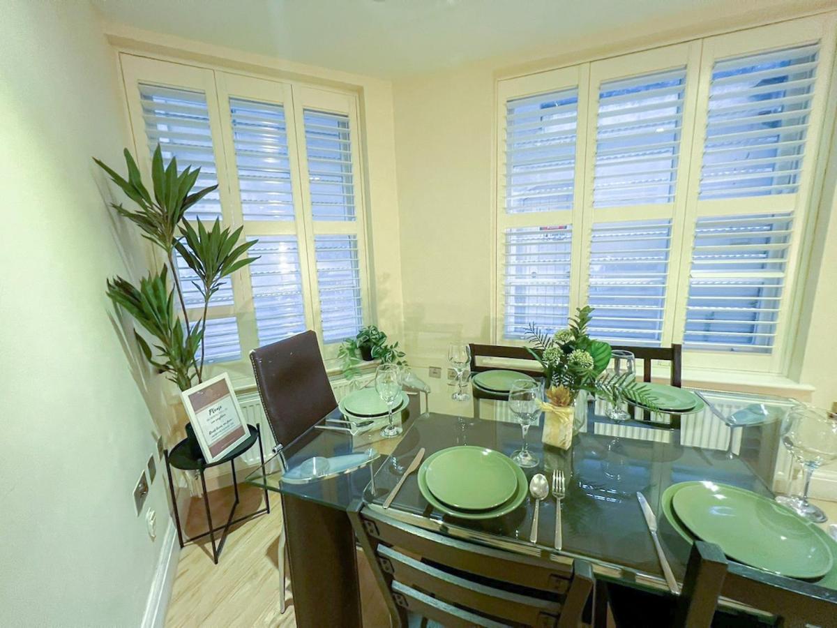 3 Bedroom Apartment With Private Terrace In Pimlico, Westminster, Victoria London Bagian luar foto