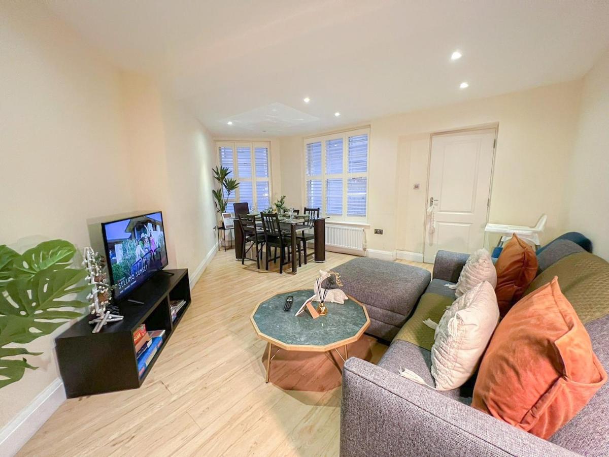 3 Bedroom Apartment With Private Terrace In Pimlico, Westminster, Victoria London Bagian luar foto